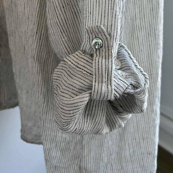 Jones New York Ivory-Black 100% Linen Stripe V-Neck Shirt with Roll Tabs – US 2X - Picture 10 of 12